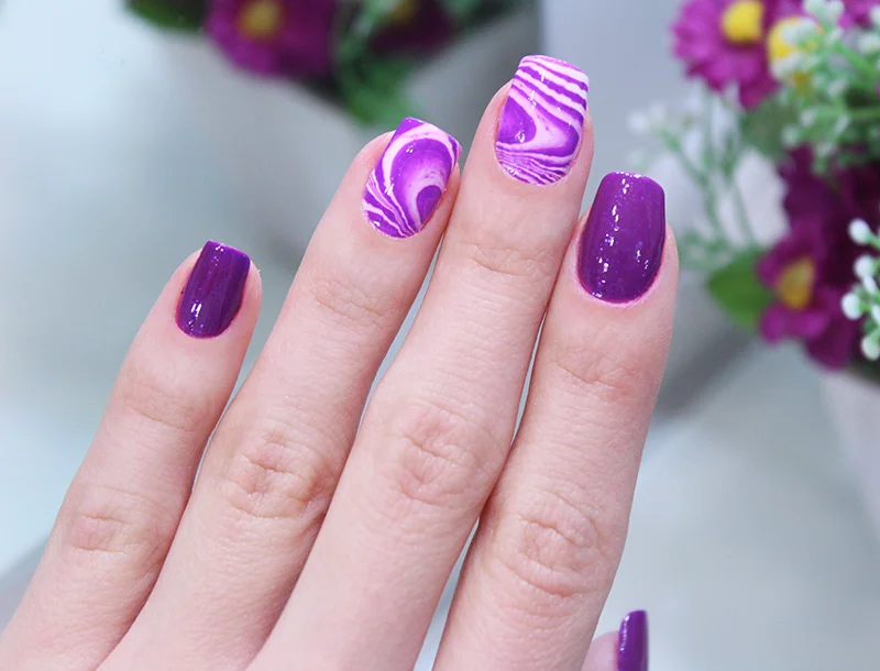 Unhas marmorizadas – técnica da água