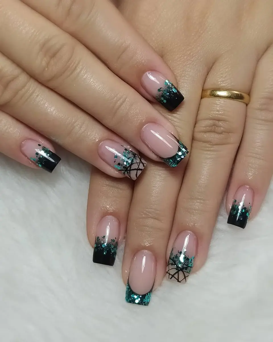 Francesinha Invertida com Detalhes em Preto e Strass - inspiração