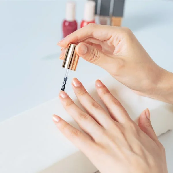 Base de unha: tipos, benefícios e como