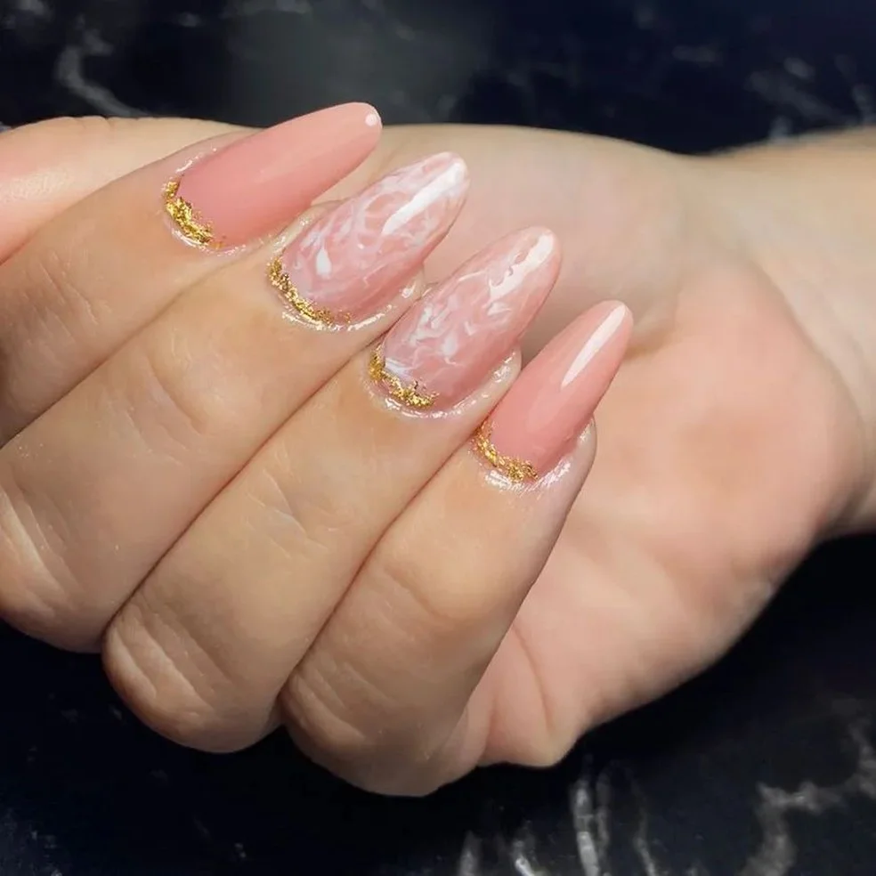 Unhas decoradas com pedras: ideias e