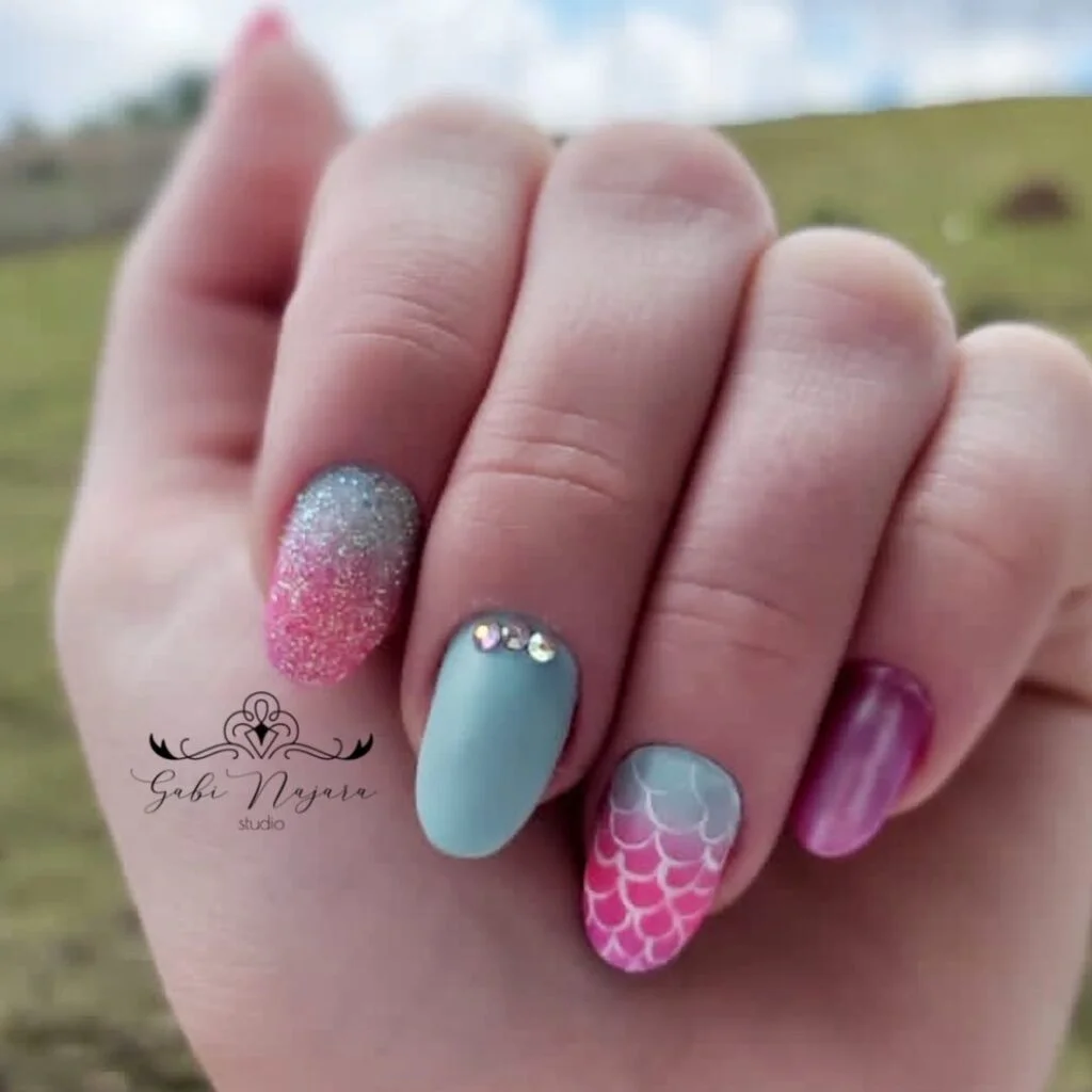 Glitter Degradê: Do Básico ao Glamour em Instantes - ideia