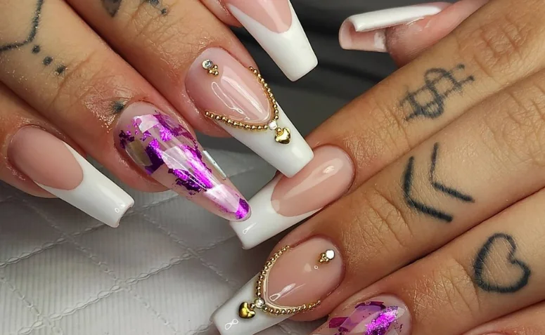 Francesinha Invertida com Detalhes em Preto e Strass - ideia