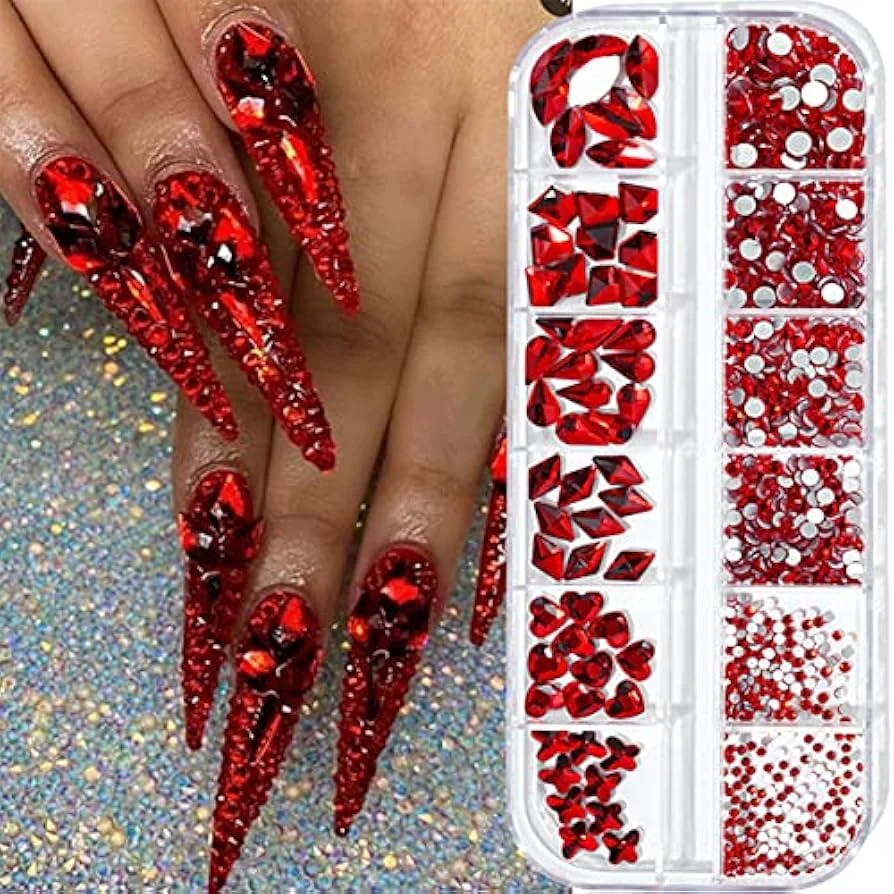 Glamour Absoluto: Unhas Vermelhas com Cascatas de Strass - ideia