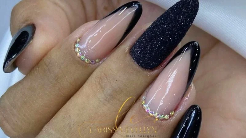 Unhas pretas: 23 ideias criativas e