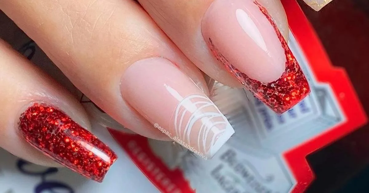 Vermelho Sangue com Aplicações de Cristais - ideia