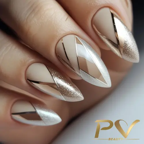 Decoração Geométrica com Linhas Finas e Esmalte Nude - ideia