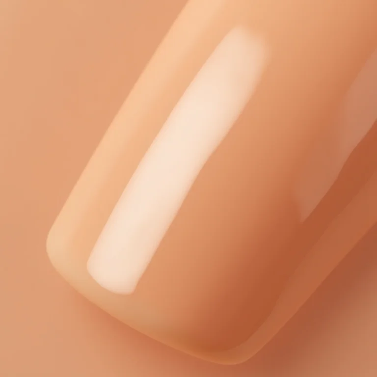 Close-up extremo de esmalte cremoso bege