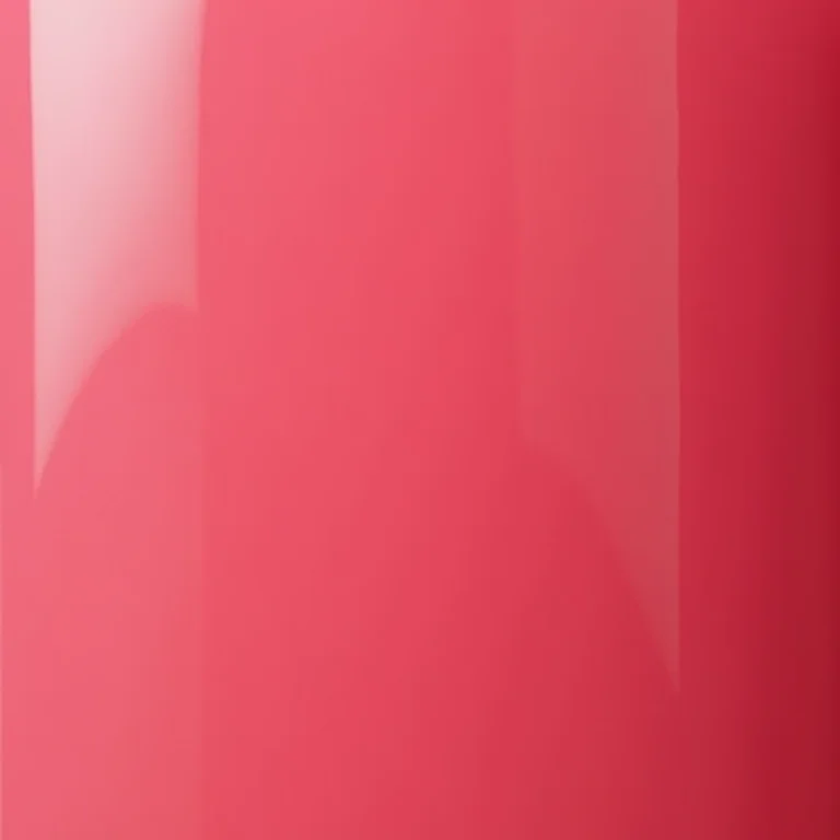 Esmalte rosa chiclete vibrante.