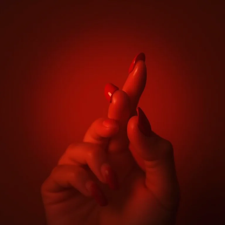 Esmalte vermelho queimado moderno