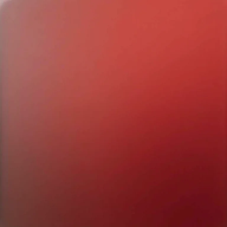 Unhas com degradê de cores de esmalte Impala.