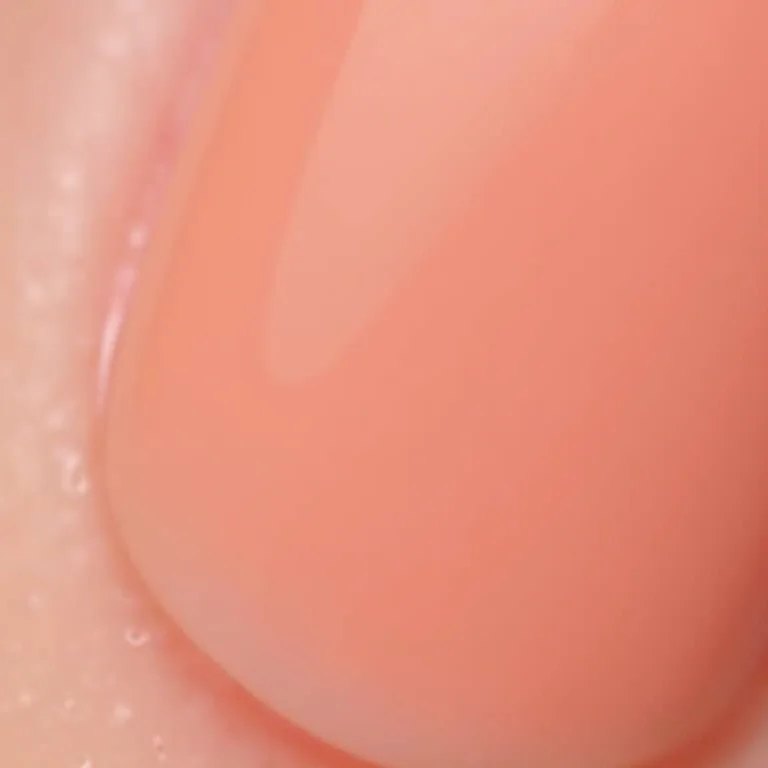 Unhas com esmaltação perfeita para maior durabilidade