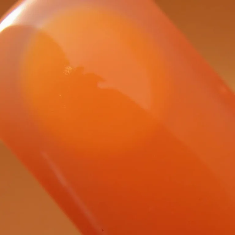 Unhas de gel com design Honey Girl