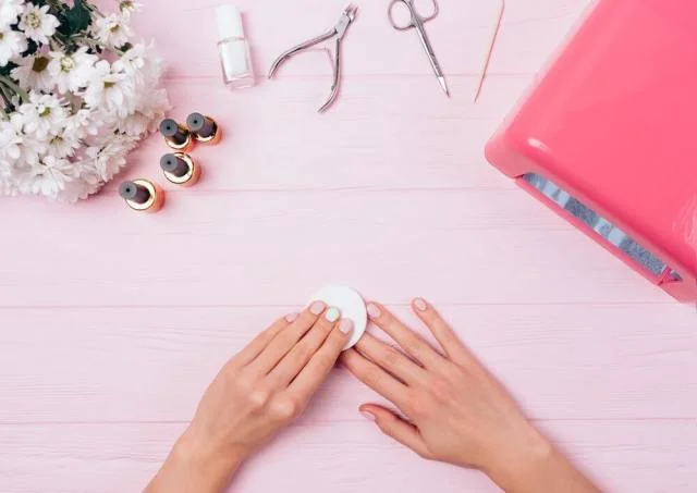 Spray de Cabelo: Fixação Poderosa, Adeus Esmalte! - detalhe