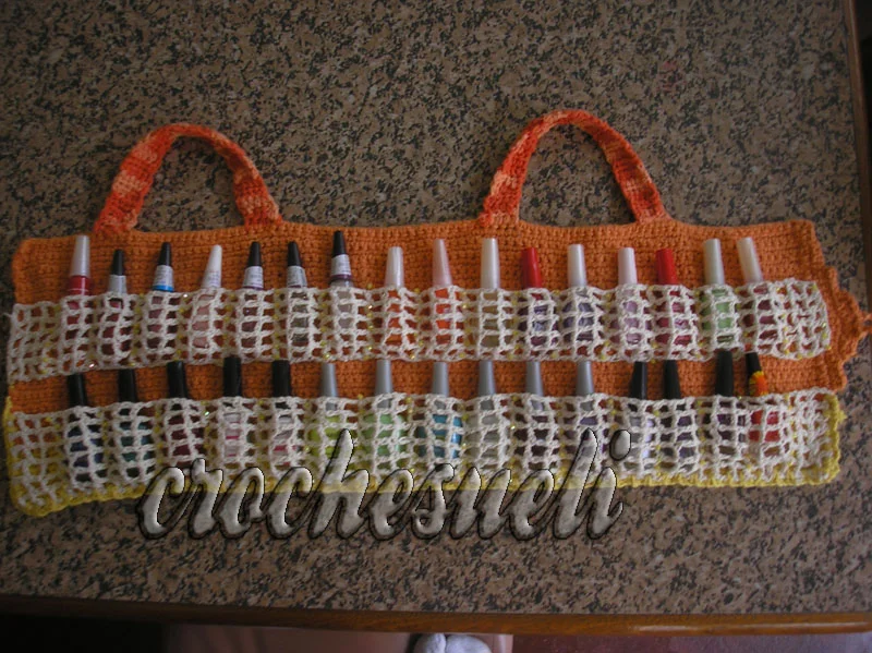 Artesanal e Único: Porta-Esmalte de Crochê Colorido - inspiração