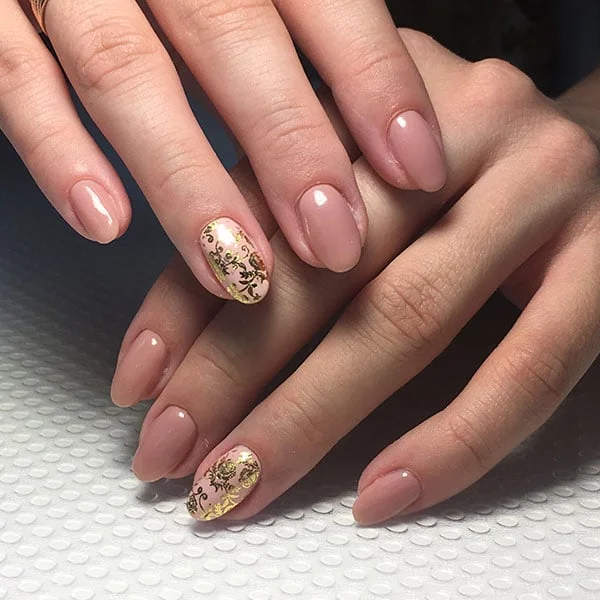 Nude Cremoso com Detalhe em Dourado: Elegância em Cada Detalhe - ideia