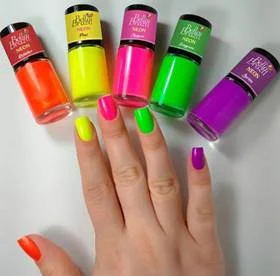 Unhas com Esmalte Neon: Cores Vibrantes para Destacar - inspiração