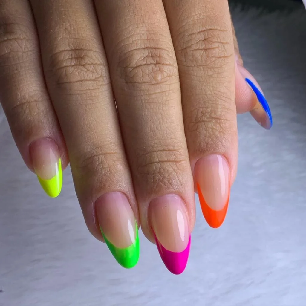 Francesinha Invertida com Cores Neon - detalhe