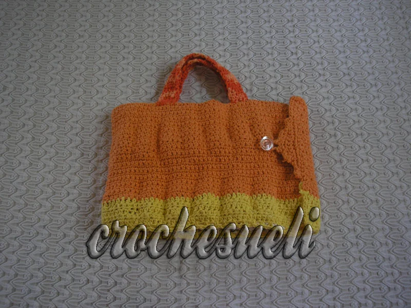 Artesanal e Único: Porta-Esmalte de Crochê Colorido - detalhe