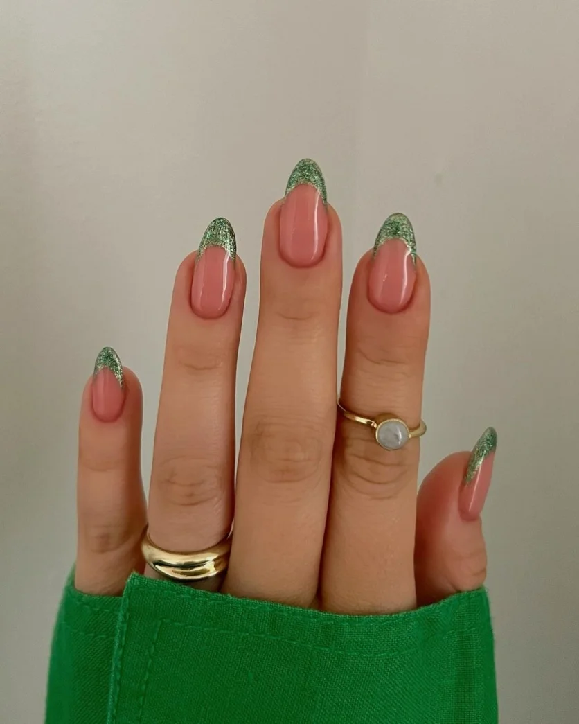 Encapsuladas com Flores Secas: A Natureza Preservada em Suas Unhas - ideia