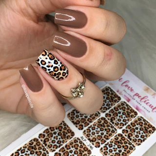 Francesinha de Oncinha Alongada em Gel: Unhas Poderosas com Design Impecável - detalhe