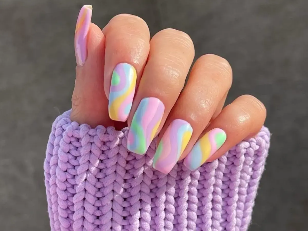 Decoração geométrica com esmalte em gel: Precisão que dura - detalhe