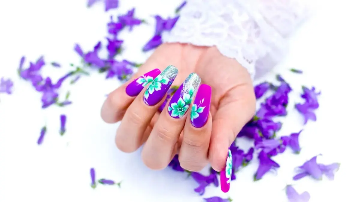 Roxo Tie-Dye Psicodélico: Uma Explosão de Cores - detalhe