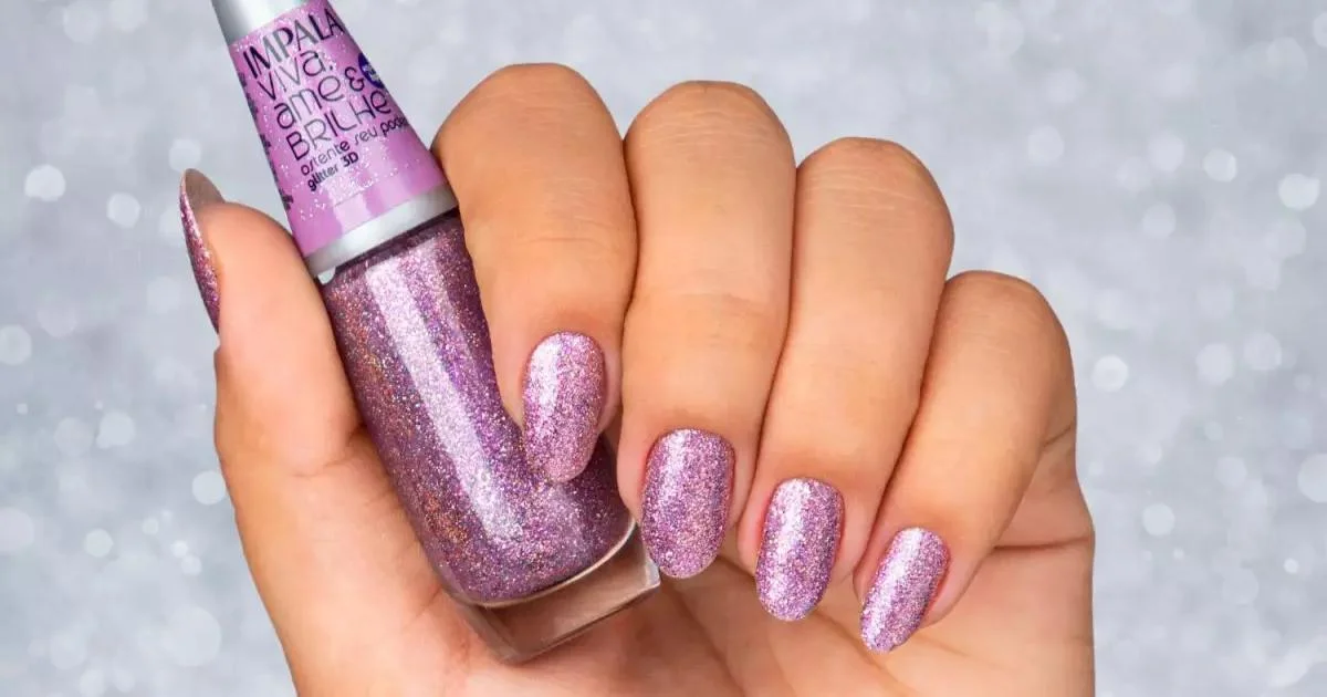 Brilho Sutil: Esmaltes com Glitter para um Toque Festivo - ideia