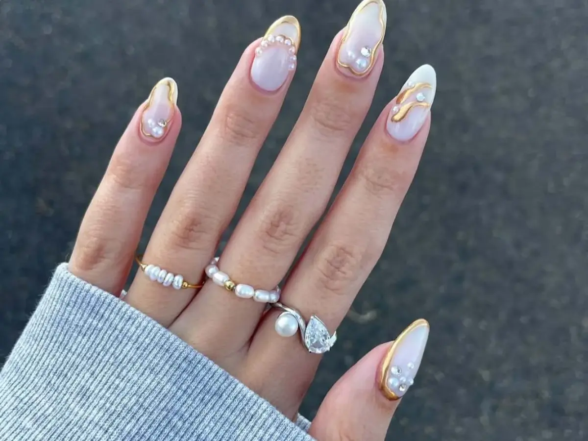 Unhas Amendoadas em Tons Pastel: Delicadeza e Feminilidade em Cada Detalhe - ideia