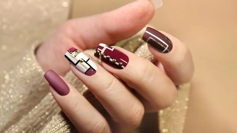 Desenhos Geométricos com Caneta Nail Art - detalhe