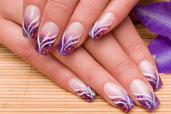 Riscos com Glitter: Glamour em Cada Traço - detalhe