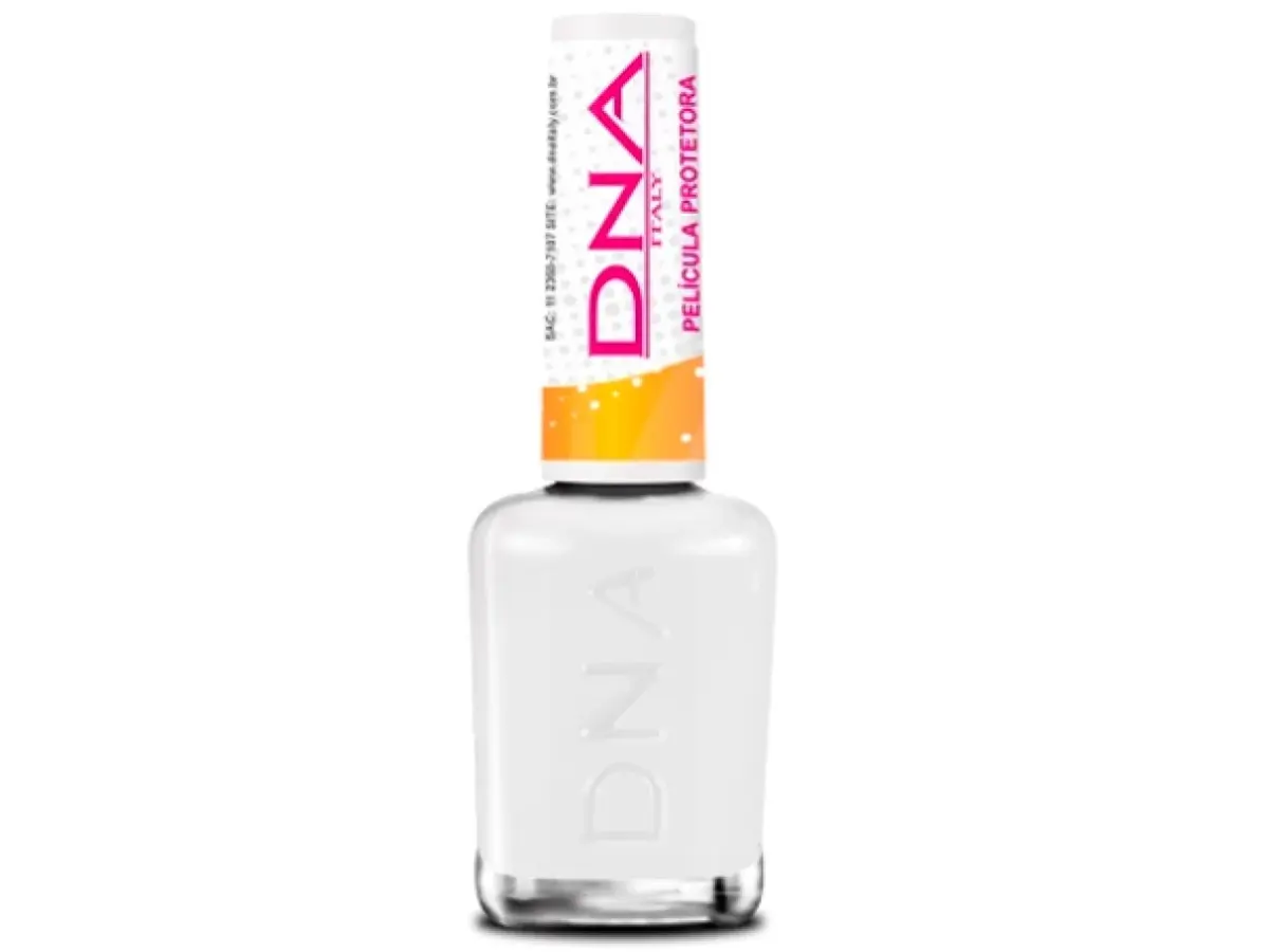 Unhas com esmalte cremoso + película protetora - detalhe