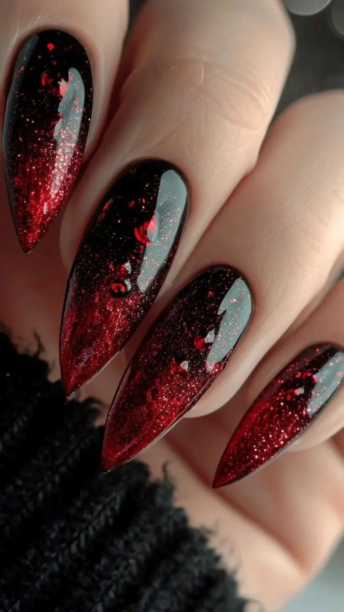 Estilo Rocker: Unha Preta com Glitter Vermelho Rubi - detalhe