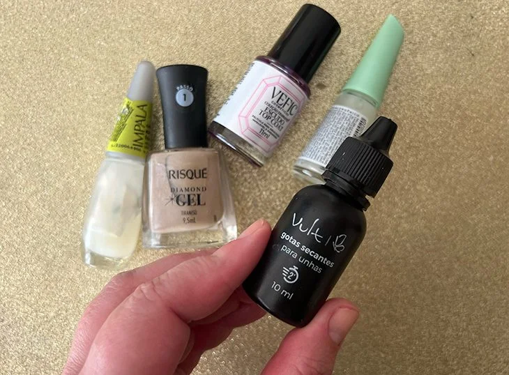 Com a Magia do Endurecedor de Unhas - detalhe
