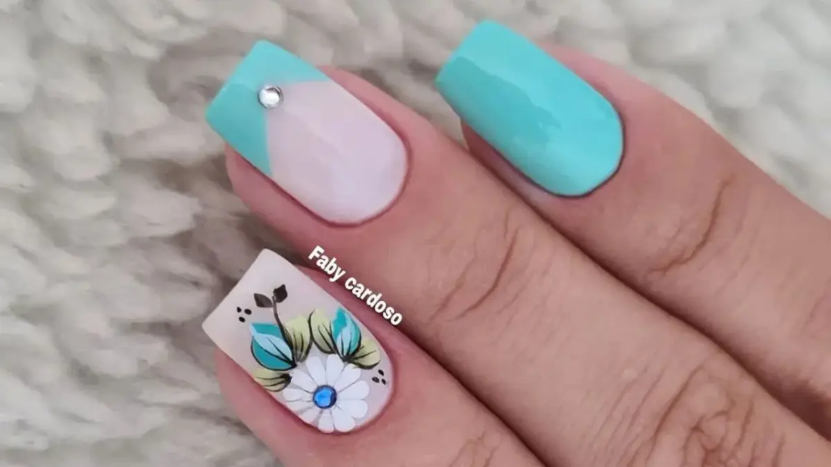 Unhas com Decalque de Água - detalhe