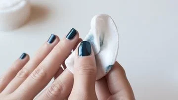 Com Lenços Umedecidos para Bebê: Delicadeza Extrema para Unhas Sensíveis - ideia