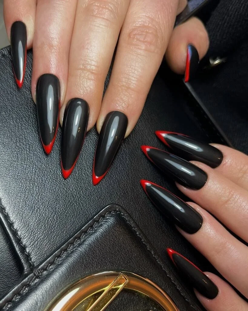 Unhas Stiletto com Esmalte Escuro: Poder e Sofisticação em Cada Gesto - ideia