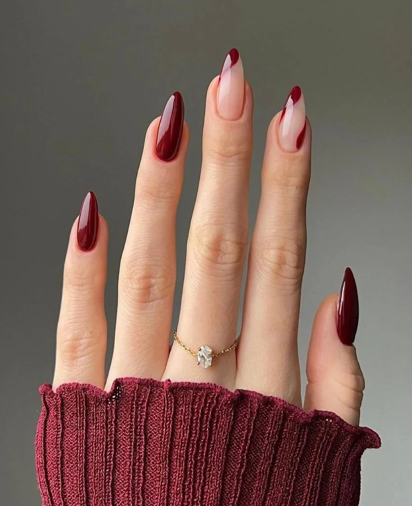 Elegância Noturna: Unhas Vermelhas com Efeito Metalizado - ideia