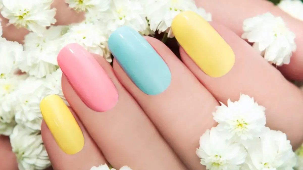 Esmalte Holográfico Multicromático: Um Show de Cores - detalhe