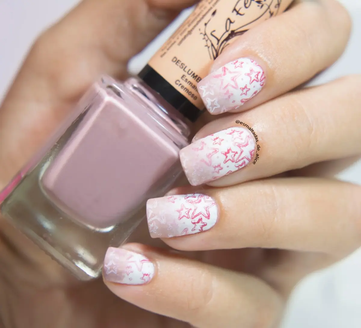 Unhas Degradê com Esponja e Cores Complementares - inspiração