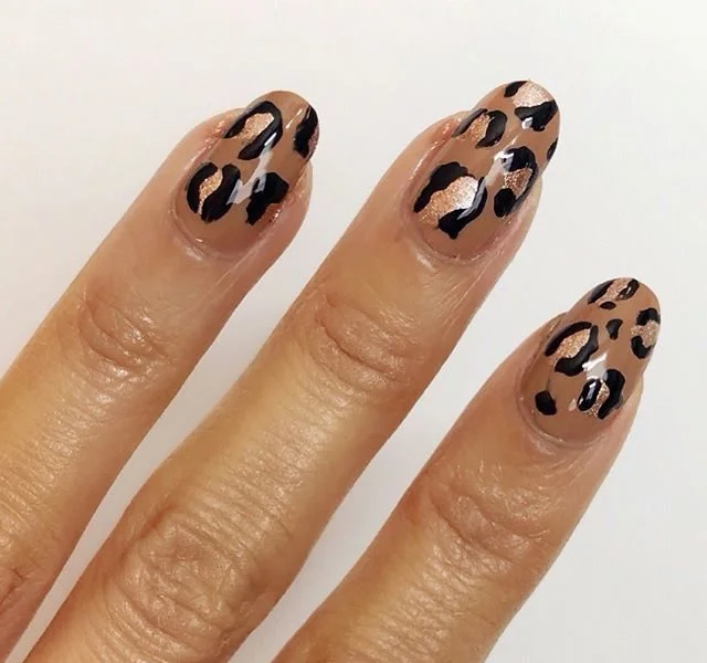 Animal Print Glam: Oncinha com Dourado para um Toque Selvagem - ideia
