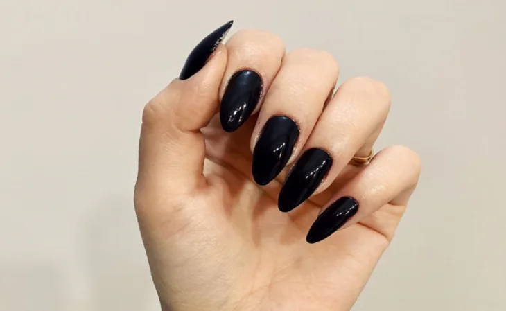 Unhas de Gel Esculpidas com Formato Stiletto: Atitude e Poder - inspiração