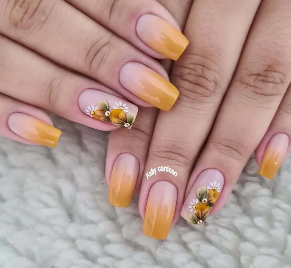 Unhas Degradê com Esponja e Cores Complementares - ideia