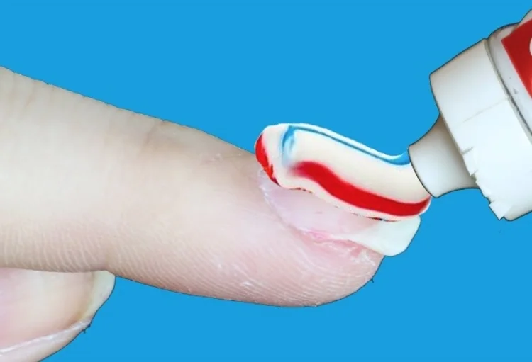 Removedor Hipoalergênico: A Escolha Inteligente para Unhas Sensíveis - detalhe