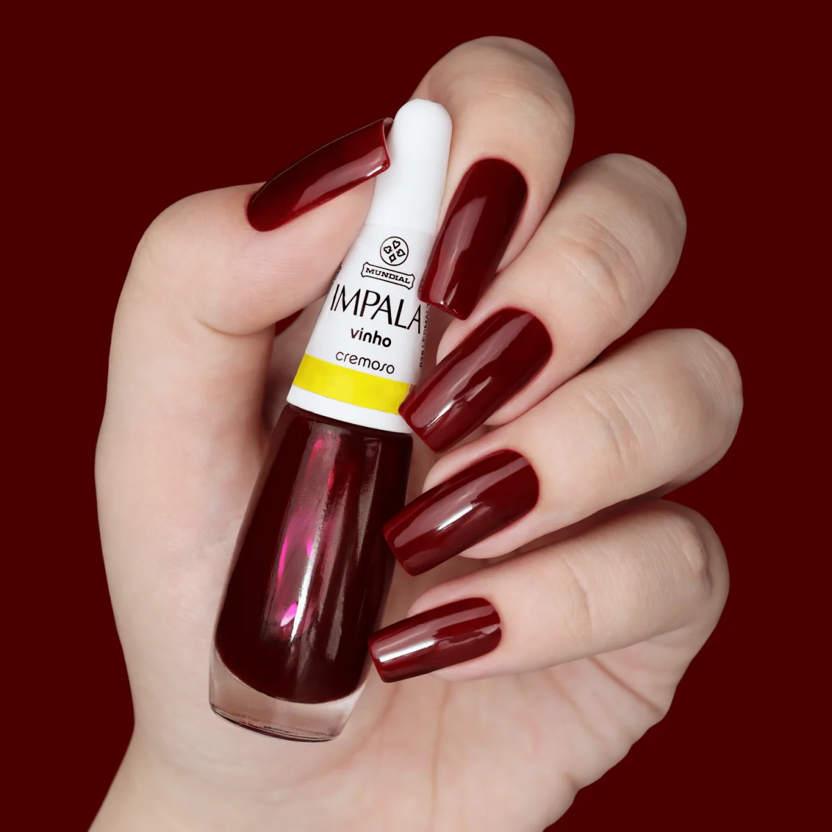 Esmalte Vinho Bordô Ultra Cremoso: Poder e Mistério - detalhe