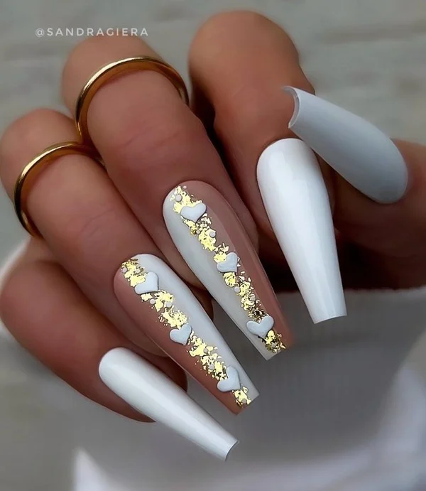 Decoração com Folhas de Ouro Elegantes - ideia