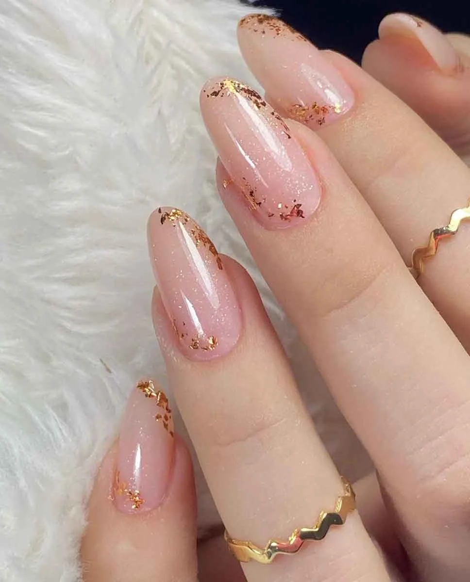 Unhas com Folhas de Ouro - detalhe