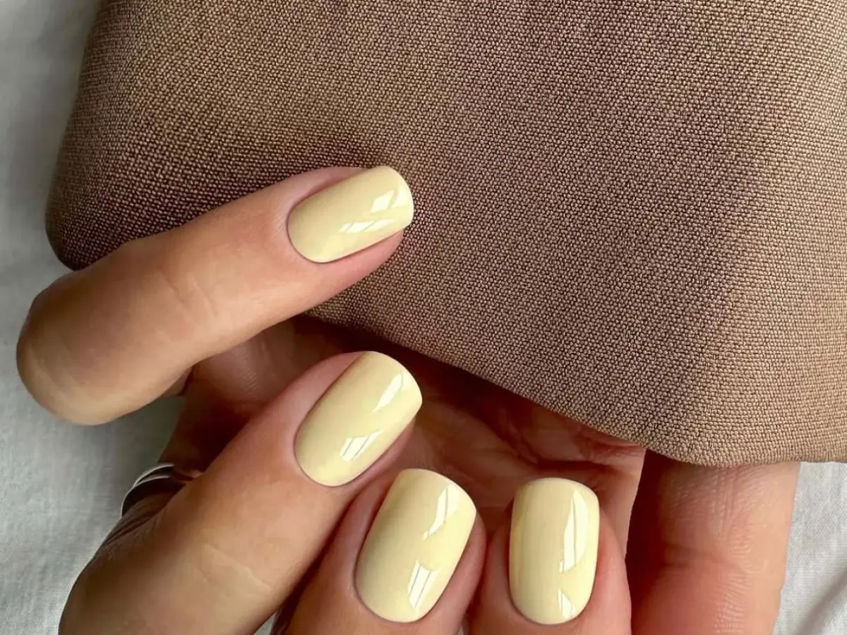Esmalte Amarelo Dourado Metálico: O brilho do sol nas suas mãos! - ideia