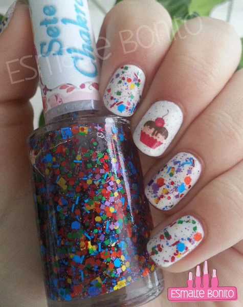 Cupcake Glam: Unhas com Glitter e Pedrarias - ideia