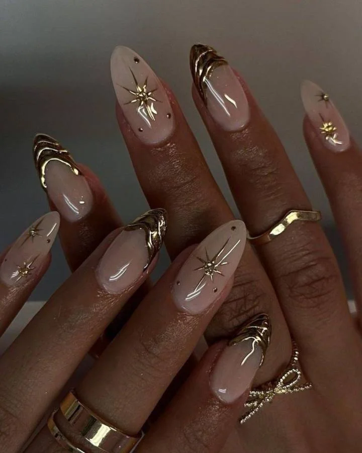 Unhas Decoradas com Foil Dourado - detalhe