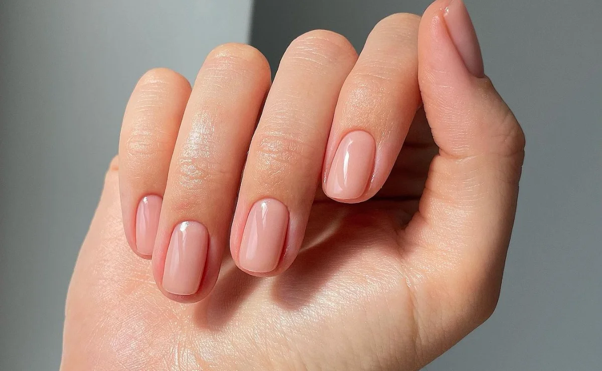 Nude Rosado Leitoso: Unhas Minimalistas e Elegantes - detalhe